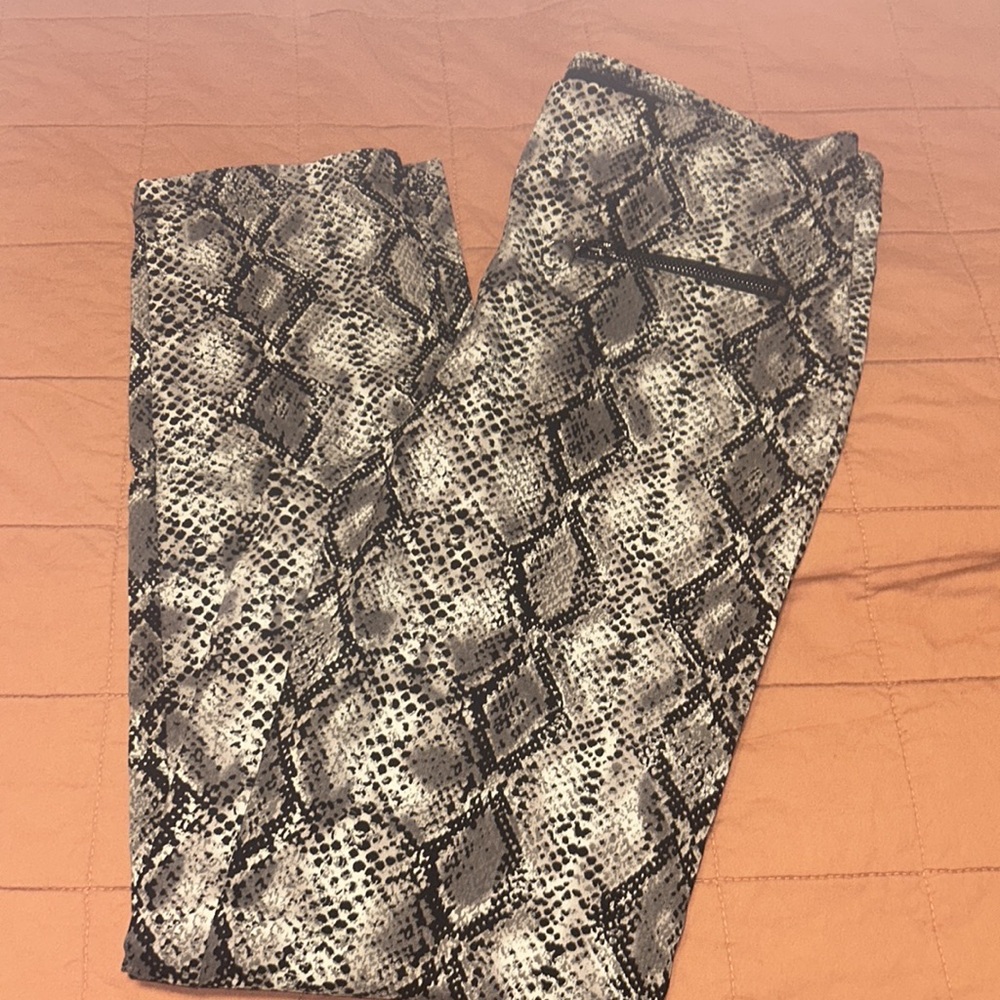Joseph Ribkoff pants - Picture 2 of 6
